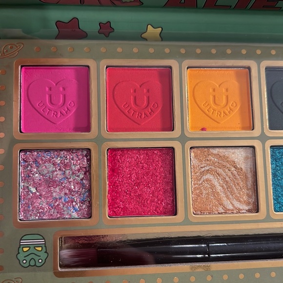 🎈SALE🎈🎀#39.MAKEUP BUNDLE🎀 - Picture 4 of 11